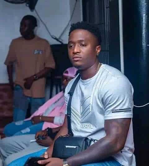 Le concepteur du PAIYA en blanc, Zagba le Requin (DR)