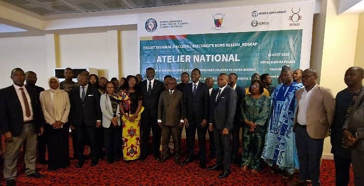 Photo de famille des auditeurs et intervenants à l'atelier. (DR)
