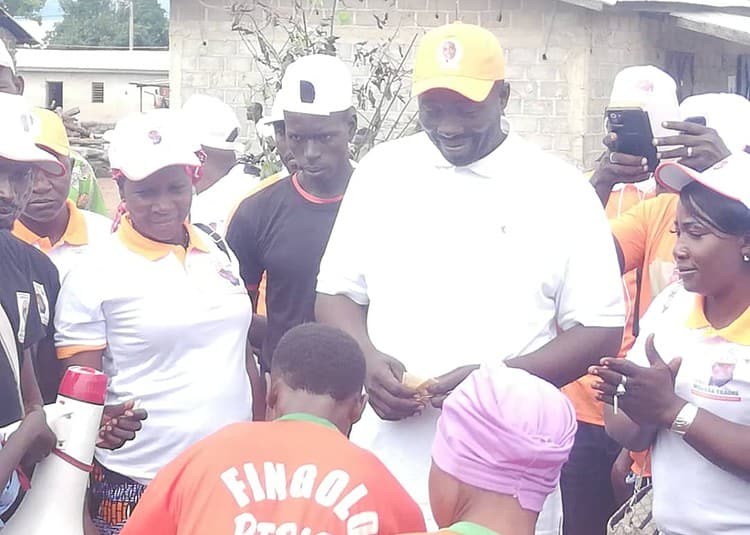 La population exhortée à voter pour Bouaké Fofana et pour Moussa Traoré Koudougou. (DR)