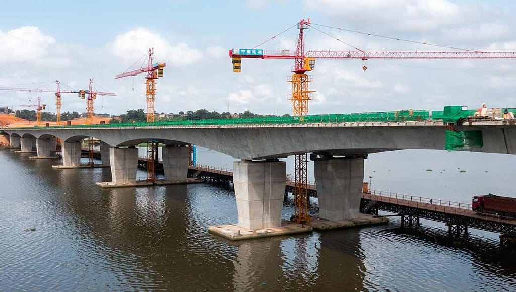 Les travaux du 4è pont d’Abidjan, financés par la Banque africaine de développement