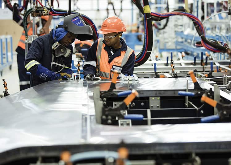 un centre de fabrication de trains Gibela, situé a Dunnottar, a l'est de Johannesburg (Afrique du Sud).