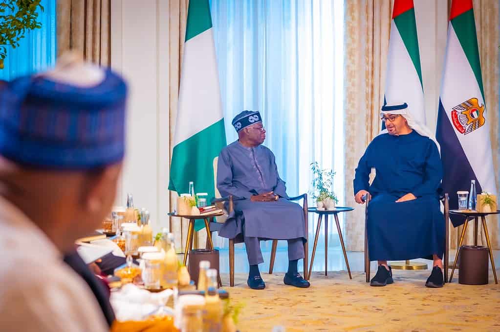 Le président du Nigéria, Bola Ahmed Tinubu, et le président des Émirats arabes unis, Mohamed bin Zayed Al Nahyan