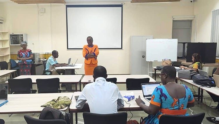 des enseignants sur la conception et la mise en ligne des cours sur Moodle