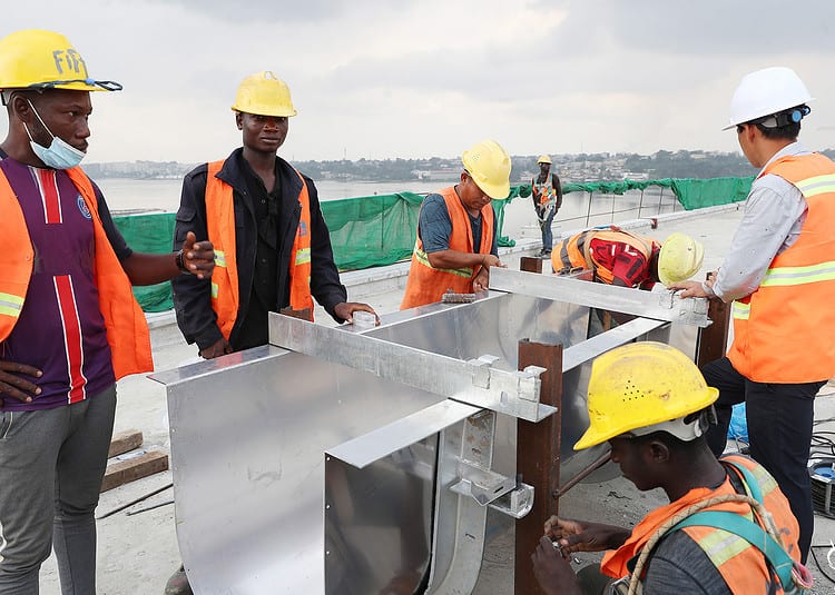 90 000 jeunes seront insérés dans les secteurs du tourisme, des BTP, du commerce, du Transport et du Sport au cours de l’année 2023 (Source: Gouv.ci)