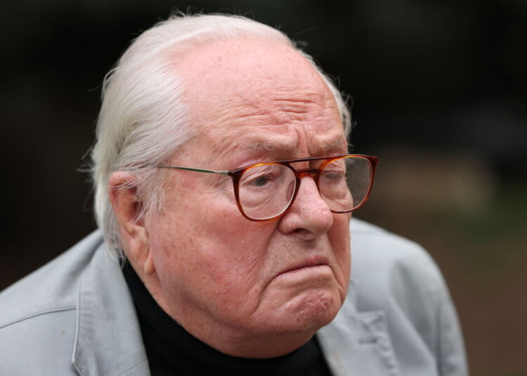 ELECTION PRESIDENTIELLE 2022 , LES RESULATS DU DEUXIEME TOUR CHEZ JEAN MARIE LE PEN , FONDATEUR DU FRONT NATIONAL ET PERE DE MARINE